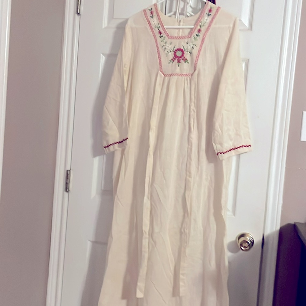 Vintage super unique embroidered nightgown.